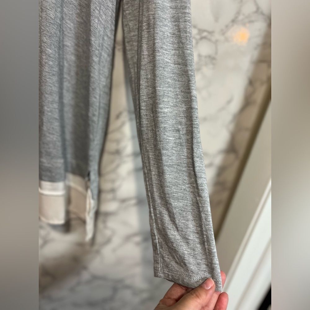 Withe House Black Market long sleeve top with Beaded neckline Size M Grey Pink - Picture 3 of 10